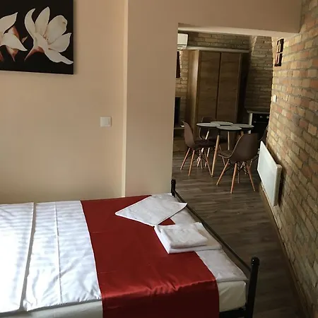 Panzió Cclub H *